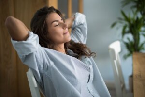 5 Practical Ways To Relax & De-stress After A Busy Day